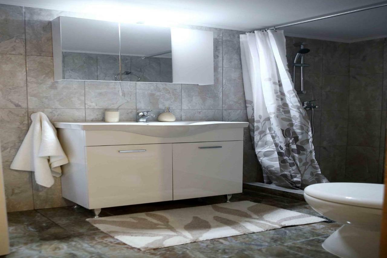 Best House, Anakreontos, Perivolaki, Nikaia, P... Пирея Екстериор снимка